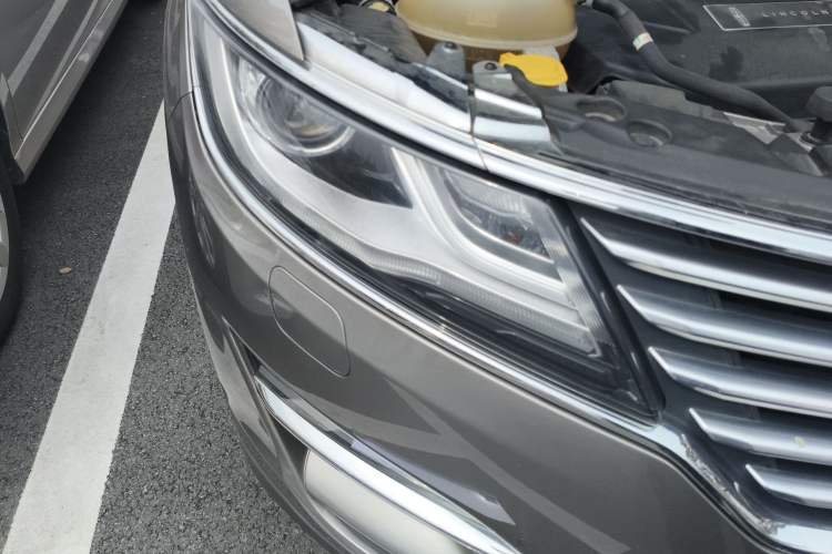 Used Lincoln MKC 2017 2.0T Two-Wheel Drive Deluxe Edition
