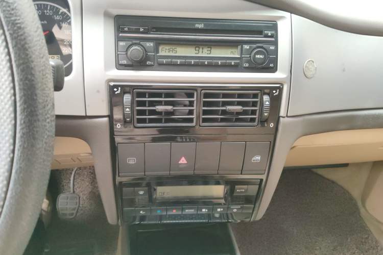 Used Volkswagen Santana Vista 2008 1.8L Manual Comfort Edition