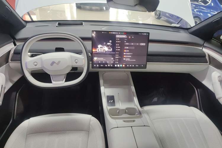 Used ONVO L60 2024 60 kWh All-Wheel Drive