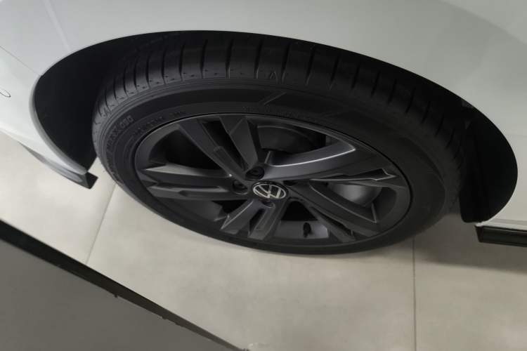 Used Volkswagen Golf 2023 Facelift 280TSI DSG R-Line Lite
