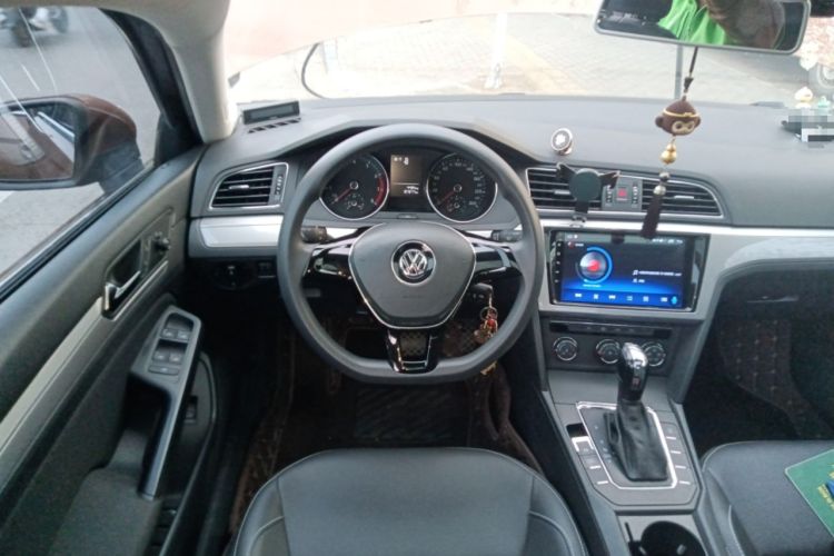 Used Volkswagen Lamando 2015 230TSI DSG Fashion Edition Steering Wheel