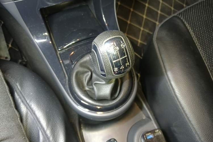 Used Citroen C-Quatre 2014 VTS Version 1.6L Manual - Premium Model Gear Lever