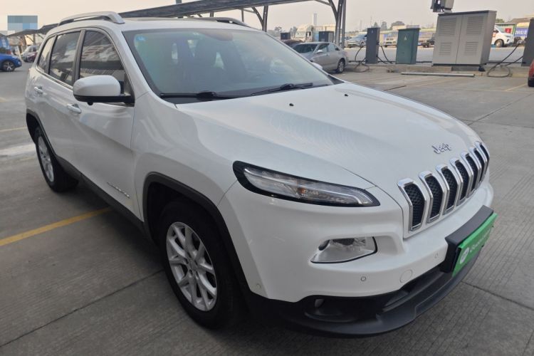 Used Jeep Cherokee 2017 2.0L Superior Edition
