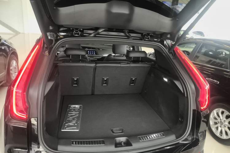 Used Cadillac XT4 2022 28T Two-Wheel Drive Prestige Version
