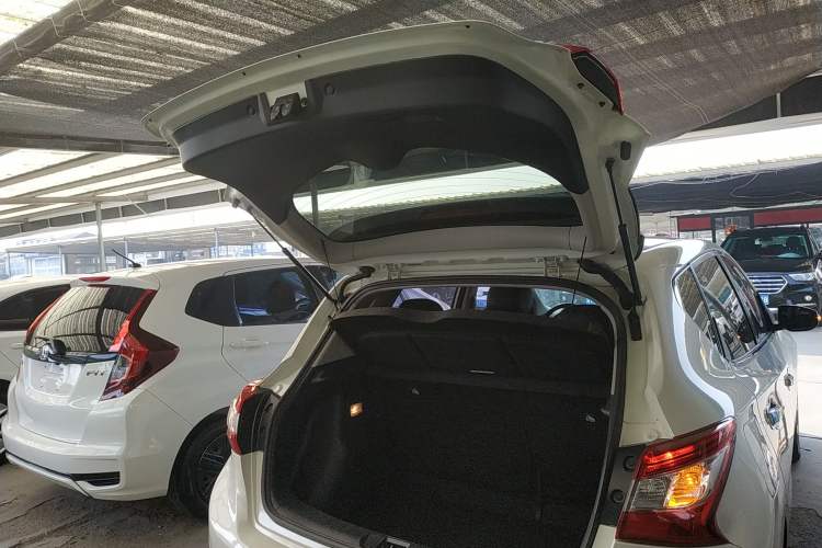 Used Nissan Tiida 2019 1.6L CVT Smart Drive Version China VI Standard Trunk