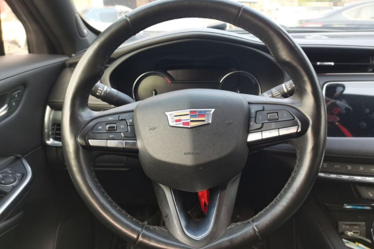 Used Cadillac XT4 2021 28T Two-Wheel Drive Leading Version Steering Wheel