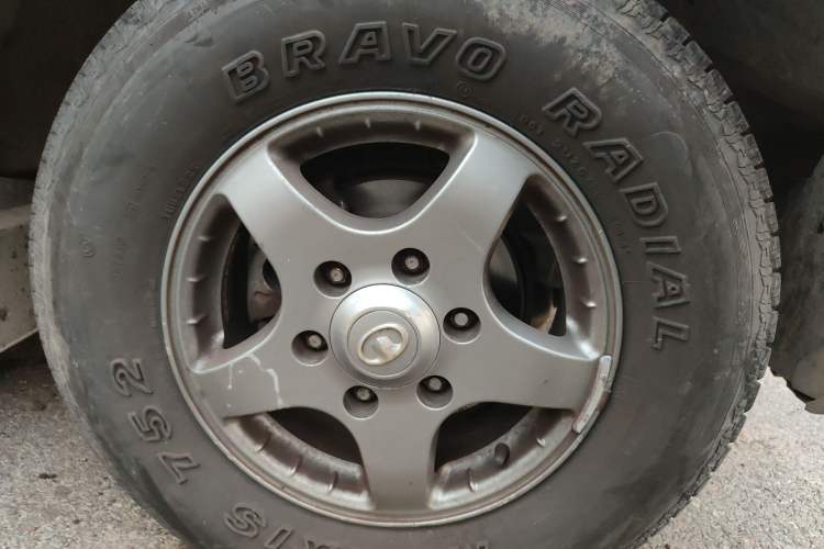 Used Great Wall Wingle 5 2016 2.8T Two-Wheel-Drive Entry-Level GW2.8TC Big Double-Cab GW2.8TC Right Front Wheel Hub