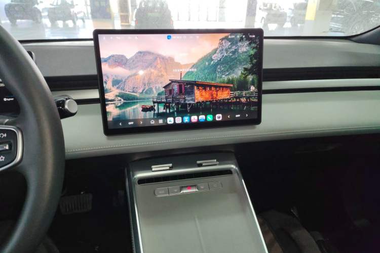 Used Roewe D6 2025 450km Deluxe Edition
