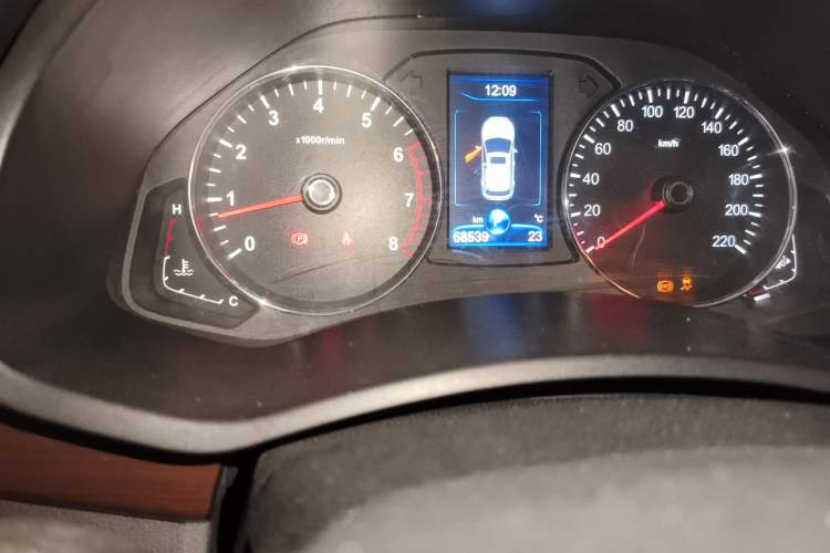 Used FAW Senya R7 2017 1.6L Automatic Smart Version
