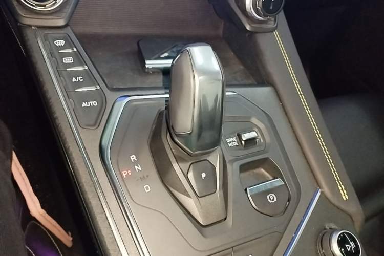 Used Lynk & Co 05 2020 2.0TD Two-Wheel Drive Zhaoyang Plus Gear Lever