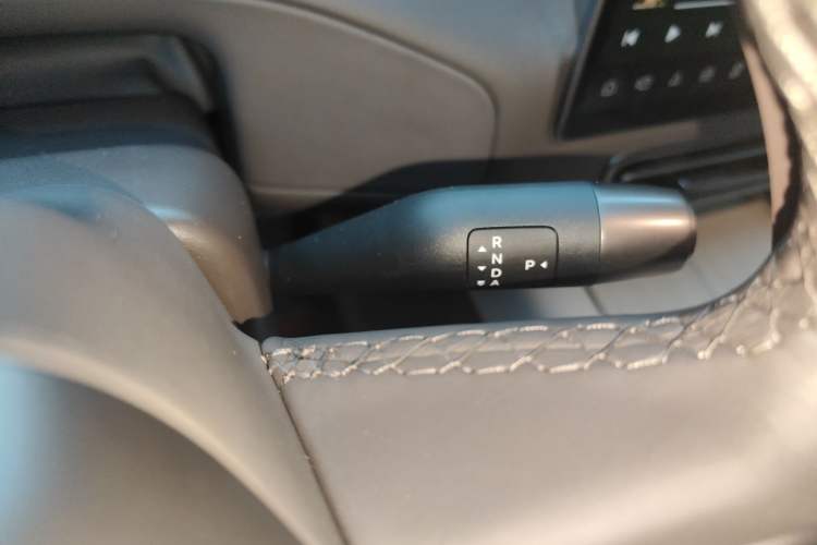 Used Li Auto MEGA 2024 Ultra Model
