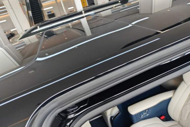 Used Zeekr 009 2024 7-Seater Walk-Through Version Four-Wheel Drive 108 kWh Roof