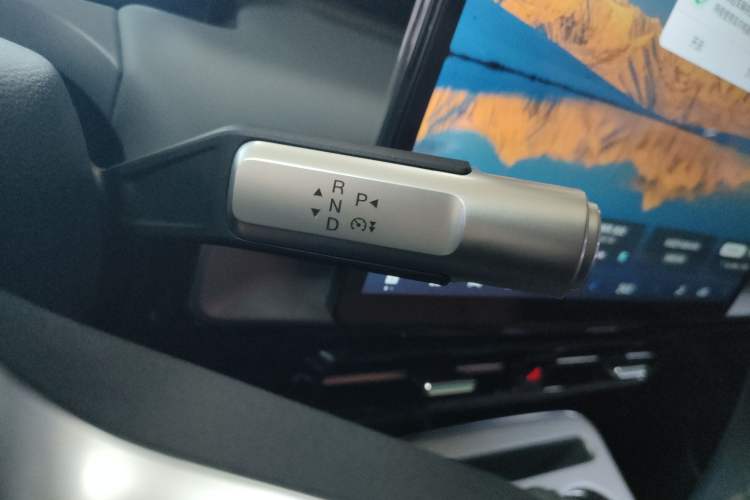 Used AION Y 2025 Plus 610 Smart Edition Gear Lever