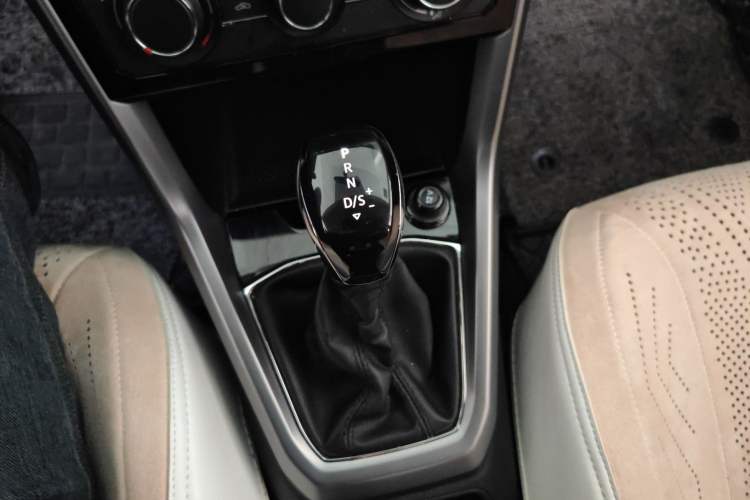 Used Volkswagen T-Cross 2019 280TSI DSG Comfort Edition Gear Lever