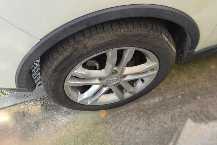 Used CHANGAN CS35 2016 1.6L Automatic Luxury Model China V Standard Left Front Wheel Hub