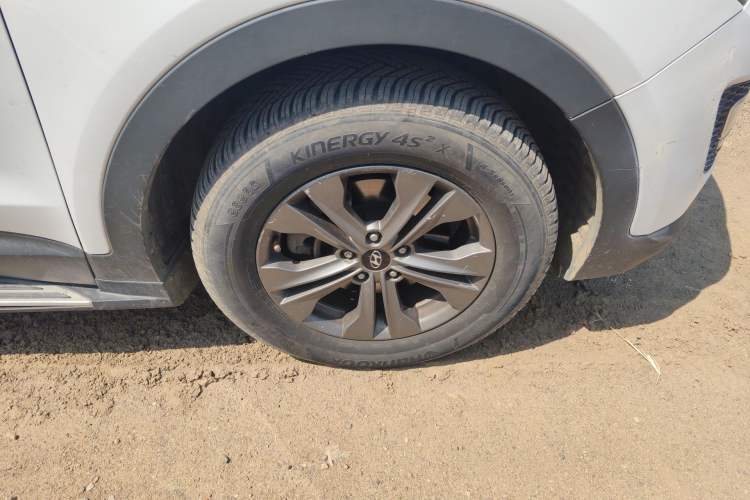 Used Hyundai Santa Fe 2013 2.4L Automatic 2WD Comfort Edition