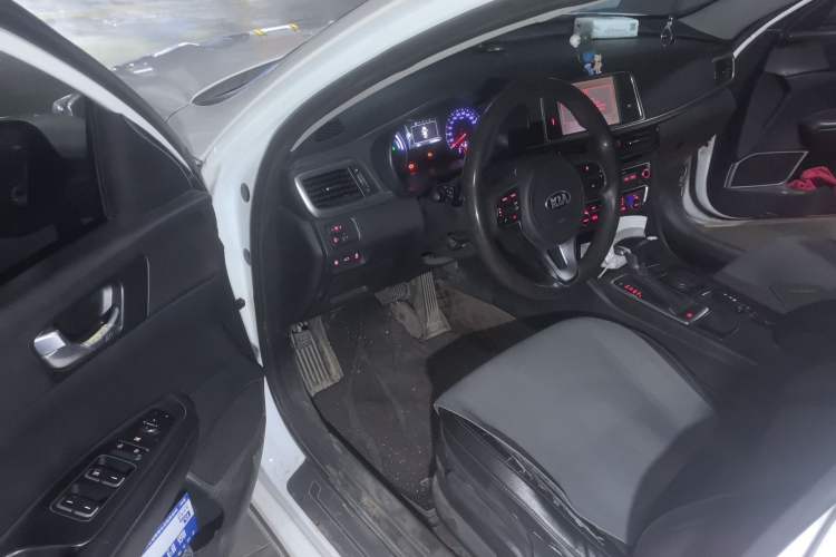 Used Kia K5 2016 2.0L Hybrid GLS Driver Seat