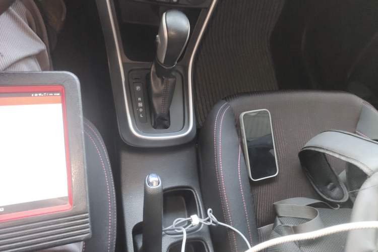 Used Suzuki S-Cross 2015 1.6L CVT Two-Wheel Drive Entry-Level Trim
