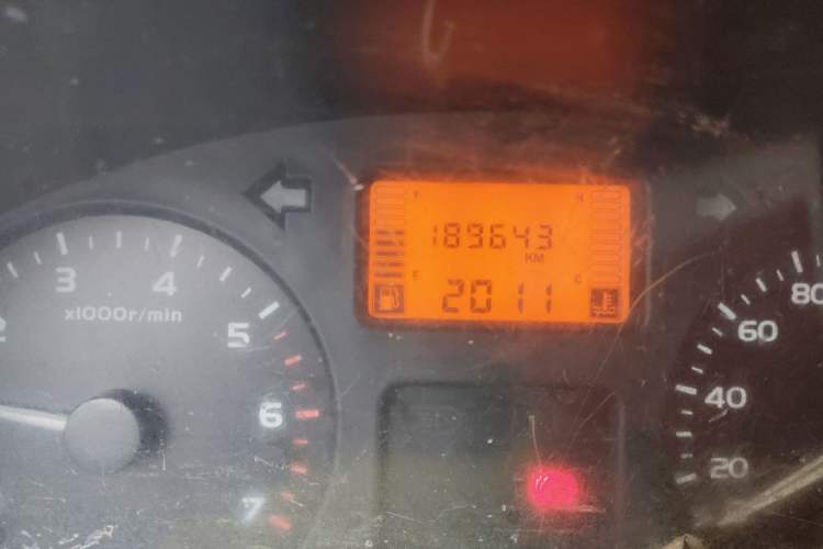Used Wuling Rongguang 2011 1.2L Standard Version Odometer Close Up