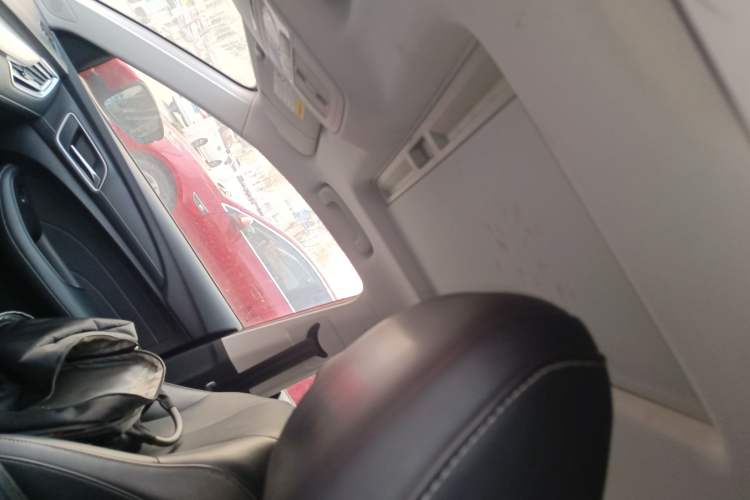 Used Roewe i5 2020 1.5L Automatic 4G Connect Luxury Flagship Edition