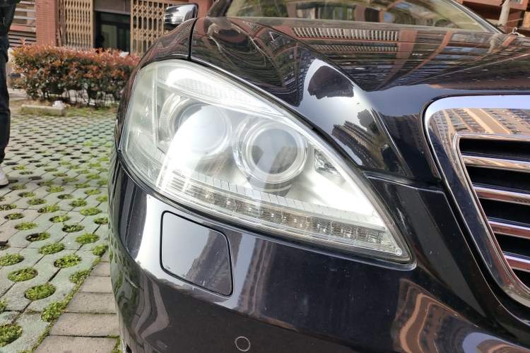 Used Mercedes-Benz S-Class 2012 S 300 L Business Standard Model
