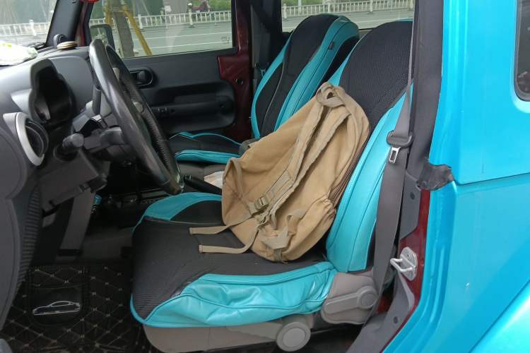 Used Jeep Wrangler 2008 3.8L Sahara two-door model Left Front Seat