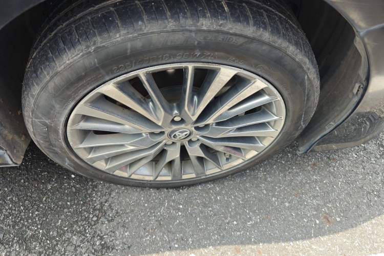 Used Toyota Camry 2019 Dual-Engine 2.5 HG Luxury Edition China VI Standard Right Front Wheel Hub