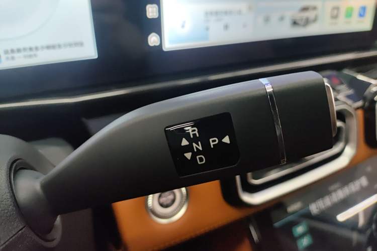 Used JETOUR Shanhai L7 2024 1.5T 120km MAX+ 7-Seater Gear Lever