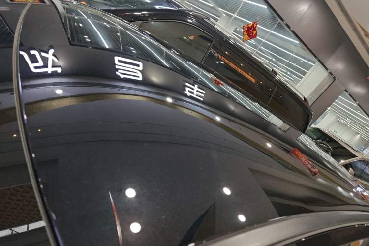 Used Hongqi E-QM5 2023 Base Travel Edition