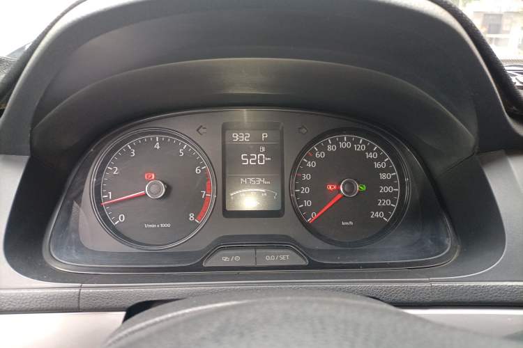 Used Volkswagen Lavida 2013 Revised Classic 1.6L Automatic Fashion Edition
