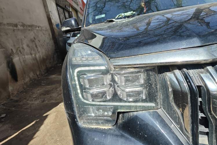 Used GAC Trumpchi GS8 2021 390T Two-Wheel Drive Luxury Smart Connect & Drive Edition (7 Seats) Right Front Headlight