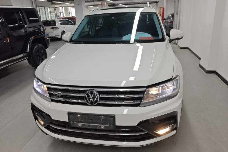 Used Volkswagen Tiguan L 2021 330TSI Automatic Two-Wheel Drive R-Line Enhanced Edition Front