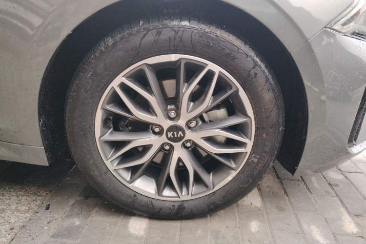 Used Kia K5 2025 1.5T Luxury Edition Right Front Wheel Hub
