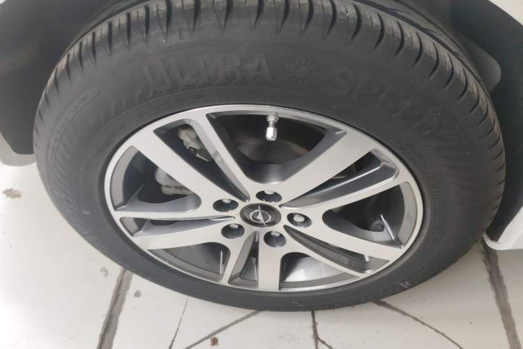 Used Haima V70 2016 2.0L Manual - Comfort Edition 6 Seats
