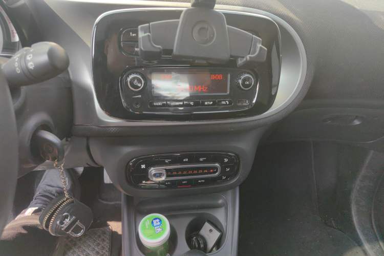 Used smart fortwo 2015 1.0L 52 kW Hardtop Passion Edition
