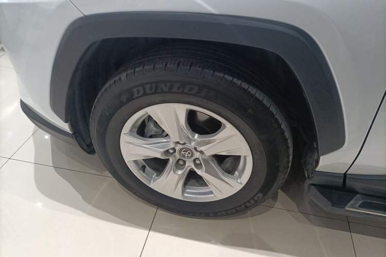 Used Toyota RAV4 2023 2.0L CVT Two-Wheel Drive Urban Edition Left Front Wheel Hub