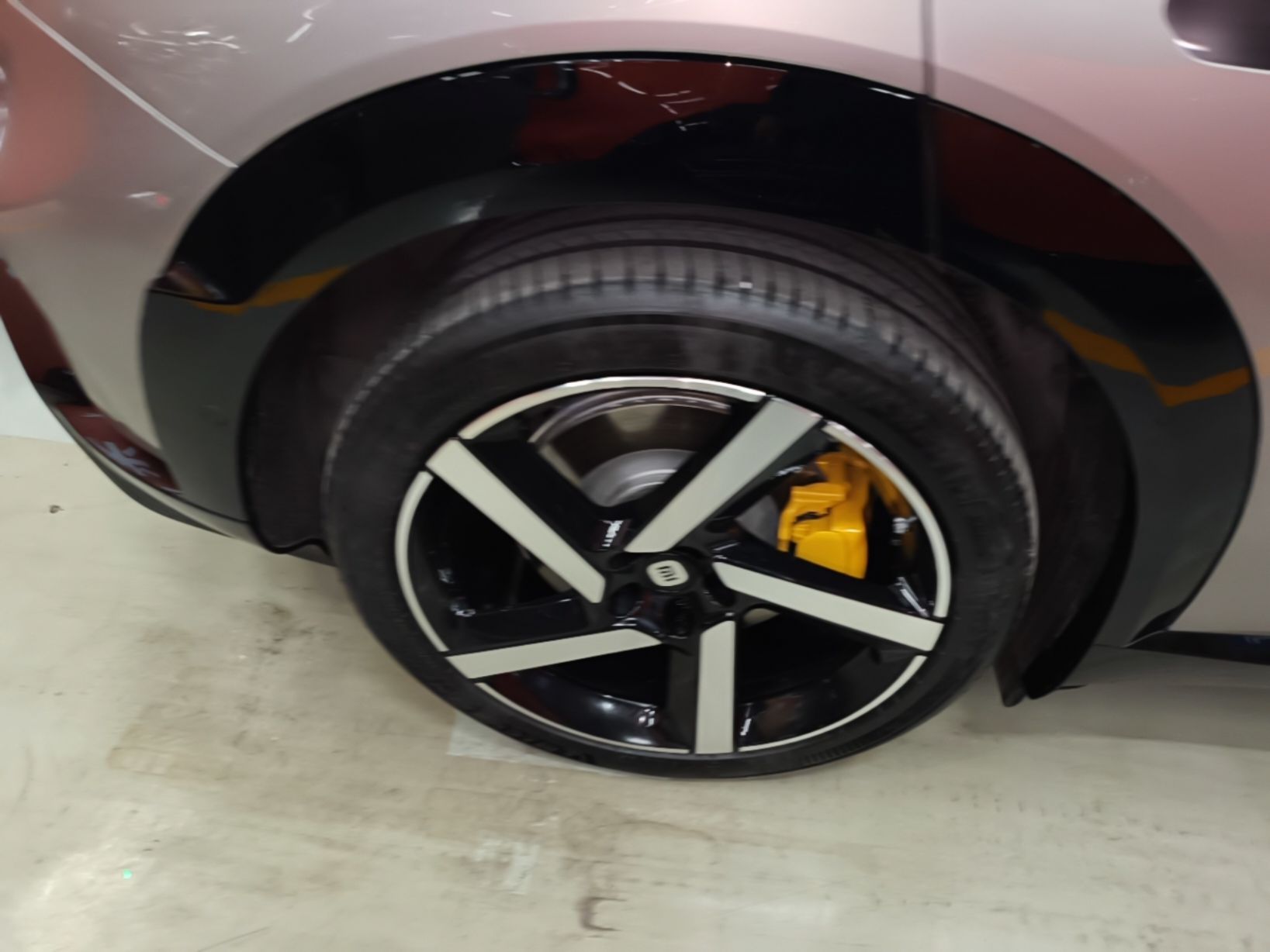 Xiaomi Auto YU7 2025 Ultra-Long Range All-Wheel Drive Pro Version — снимка 11