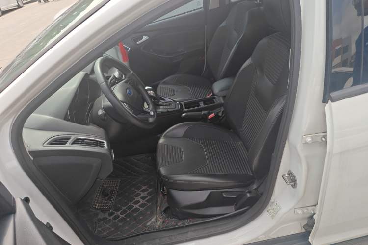 Used Ford Focus 2017 Sedan EcoBoost 125 Automatic Supreme Style SmartDrive Edition