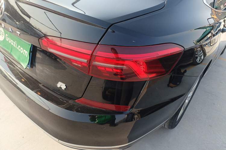 Used Volkswagen Passat 2020 330TSI Elite Edition China VI Right Rear Taillight