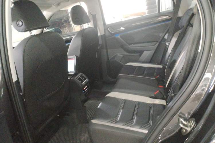 Used Volkswagen Tayron GTE Plug-in Hybrid 2022 1.4T Luxury Edition Left Rear Seat