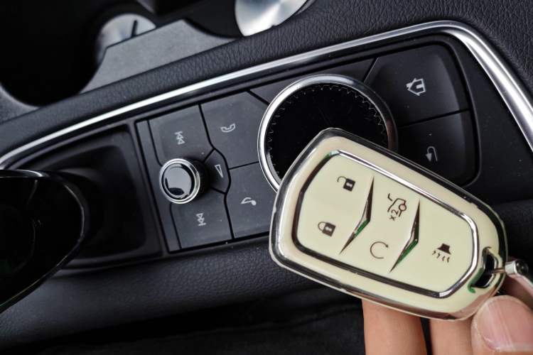 Used Cadillac XT5 2022 2.0T Four-Wheel Drive Luxury Version Interior 1