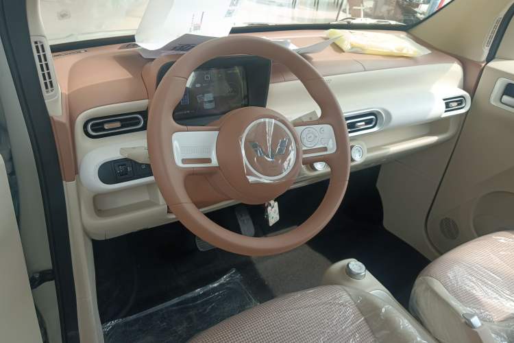 Used Wuling Hongguang MINIEV 2024 3rd Generation 215km Youth Edition Center Console