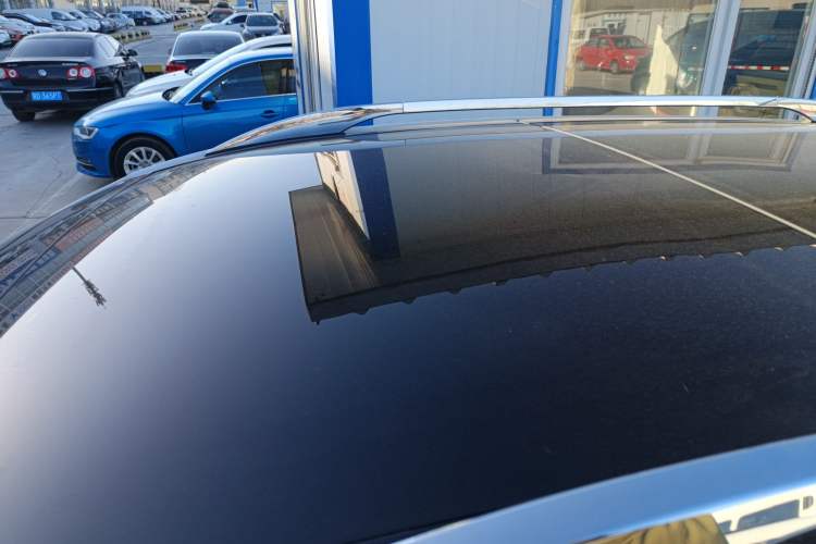 Used Kia Sportage R 2015 2.0L Automatic Two-Wheel Drive DLX Model
