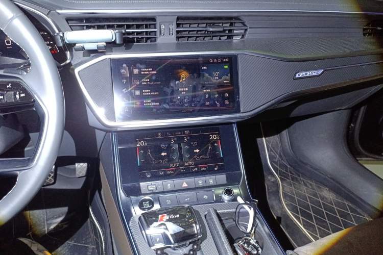 Used Audi A7L 2024 45TFSI quattro S-line Visionary Edition Flow Crystal Package