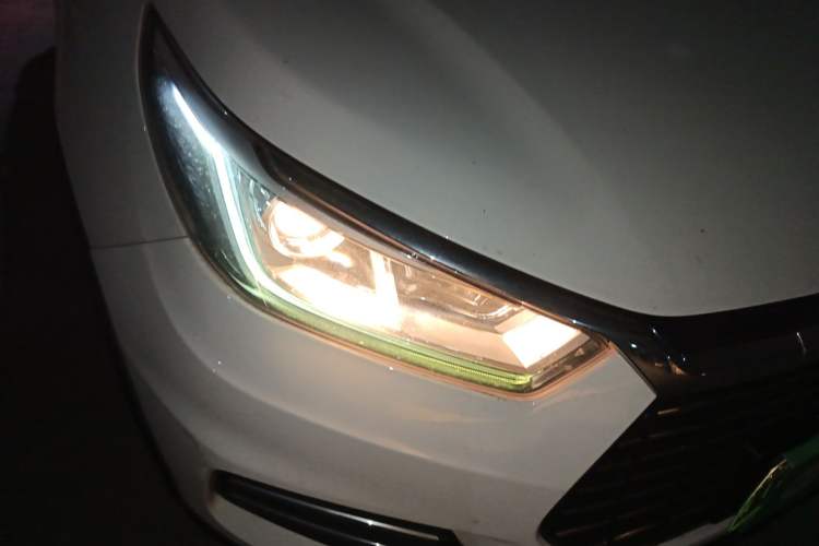 Used BYD Yuan New Energy 2018 EV360 Smart Connect Cool Edition Right Front Headlight