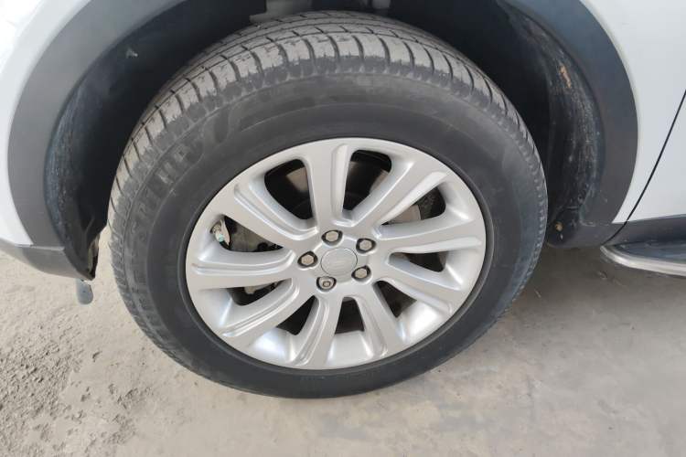 Used Land Rover Discovery Sport 2016 2.0T SE Exterior 4