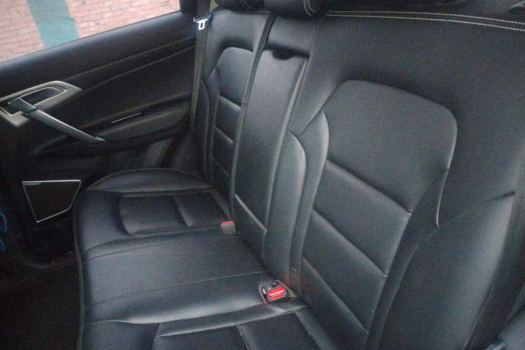 Used Geely Auto Emgrand X7 Sport 2016 2.0L Manual Smart Connect Version