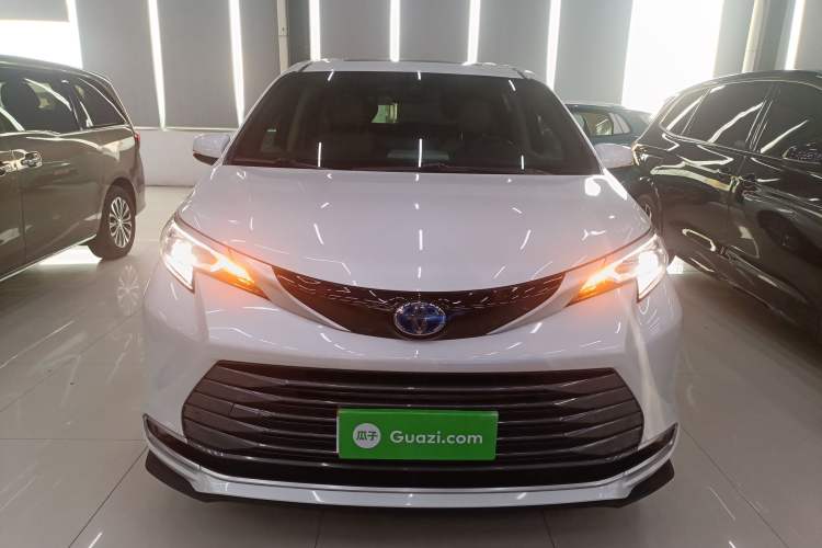 Used Toyota SIENNA 2021 2.5L Hybrid Premium Edition