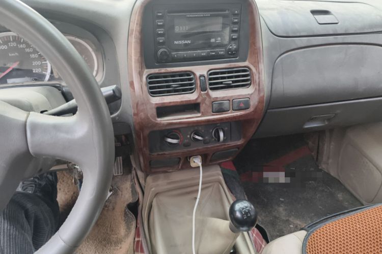 Used Nissan D22 2013 2.4L Gasoline Two-Wheel-Drive Standard Model