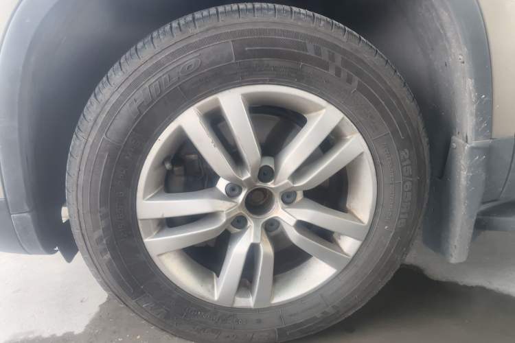 Used Volkswagen Tiguan 2016 300TSI Automatic Two-Wheel Drive Trend Edition Left Front Wheel Hub